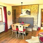 Gaestehaus Schoenfeld 4*