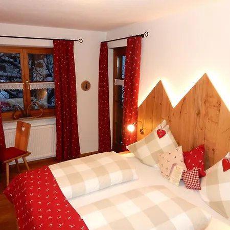 Guest house Gaestehaus Schoenfeld Reit im Winkl