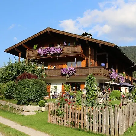 Gaestehaus Schoenfeld