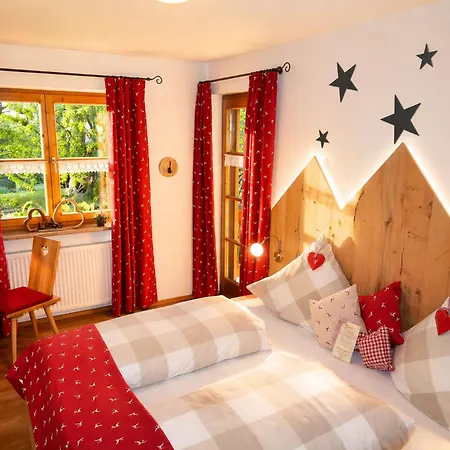 Gaestehaus Schoenfeld Penzion 4*