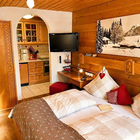 Penzion Gaestehaus Schoenfeld 4*