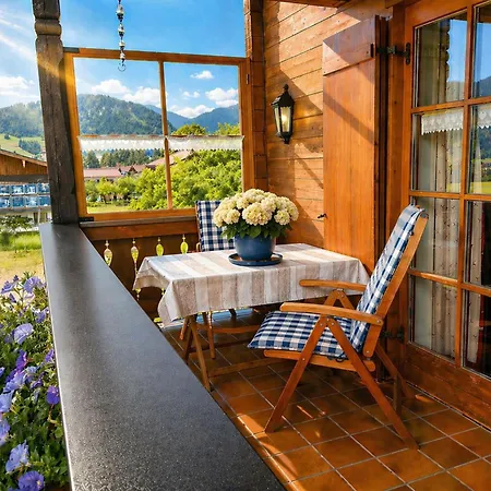 Penzion Gaestehaus Schoenfeld 4*